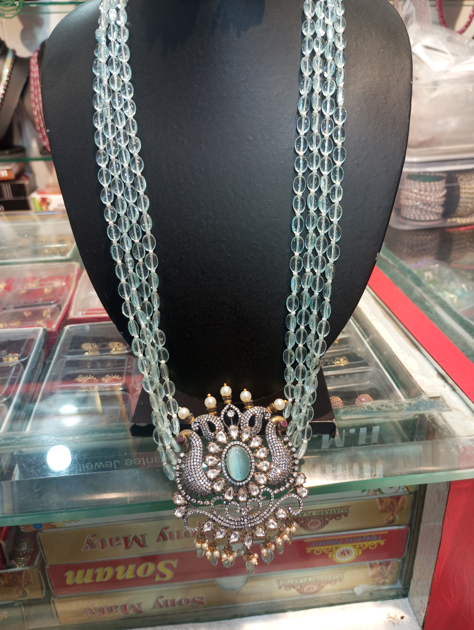 Victoria & Beads